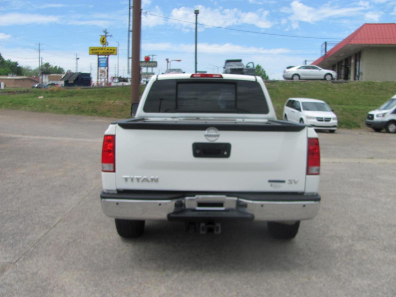 Nissan Titan SV Crew Cab 2WD 2014