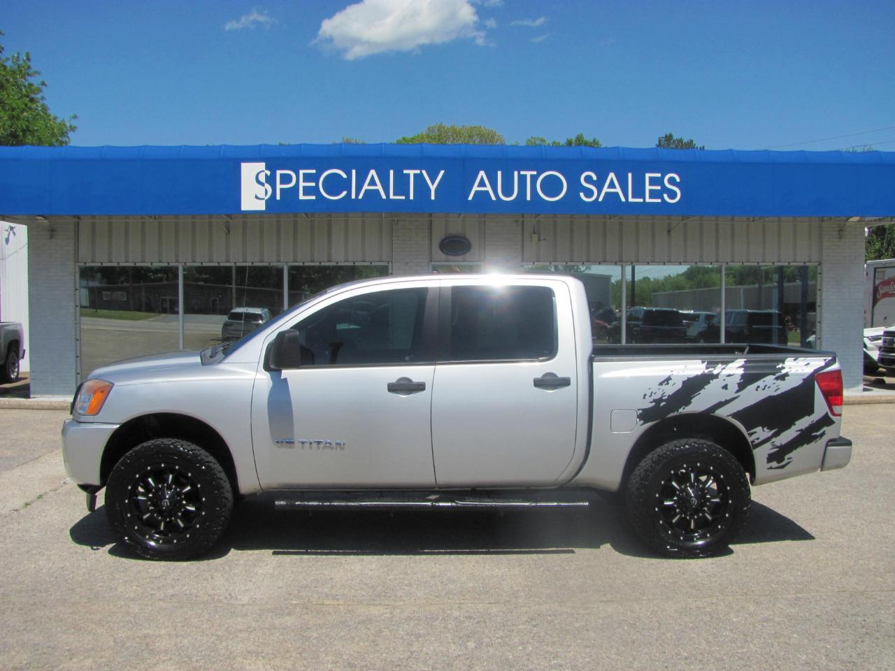 Nissan Titan S Crew Cab 4WD 2014