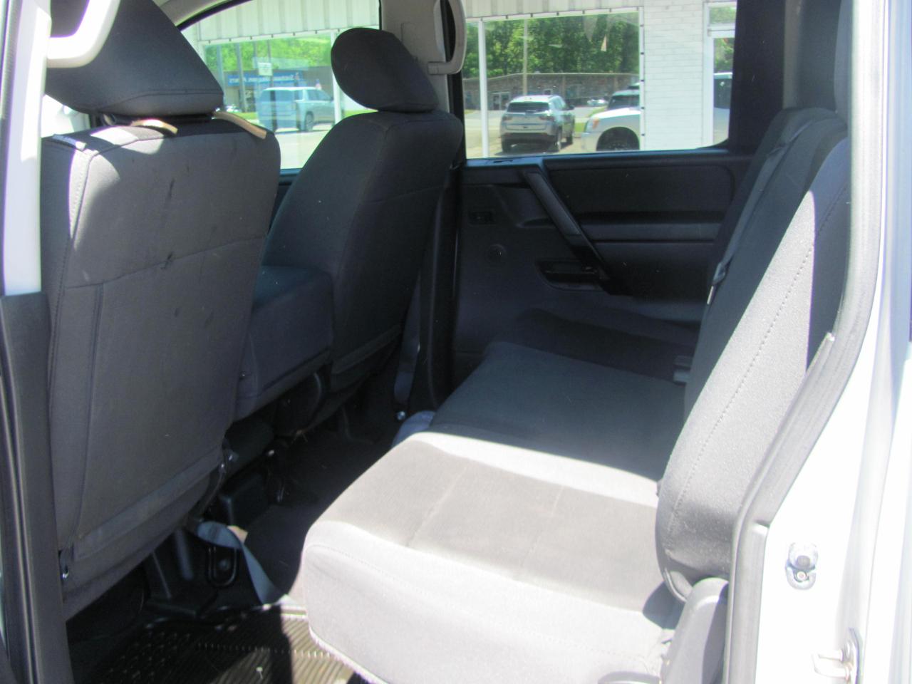 Nissan Titan S Crew Cab 4WD 2014