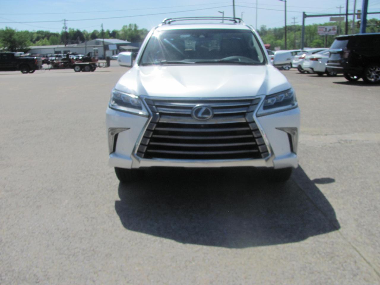 Lexus LX 570 Three-Row 2018
