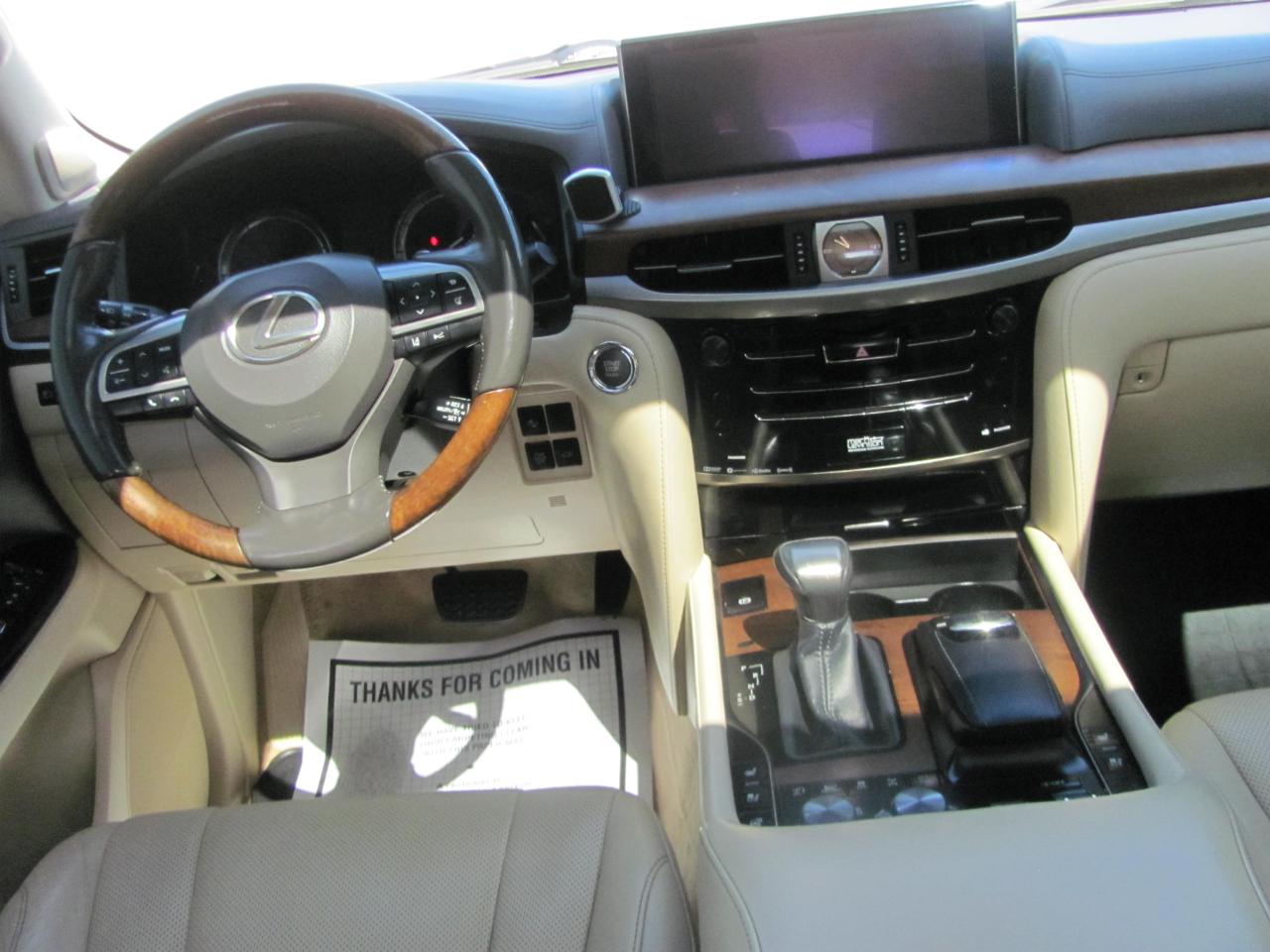 Lexus LX 570 Three-Row 2018