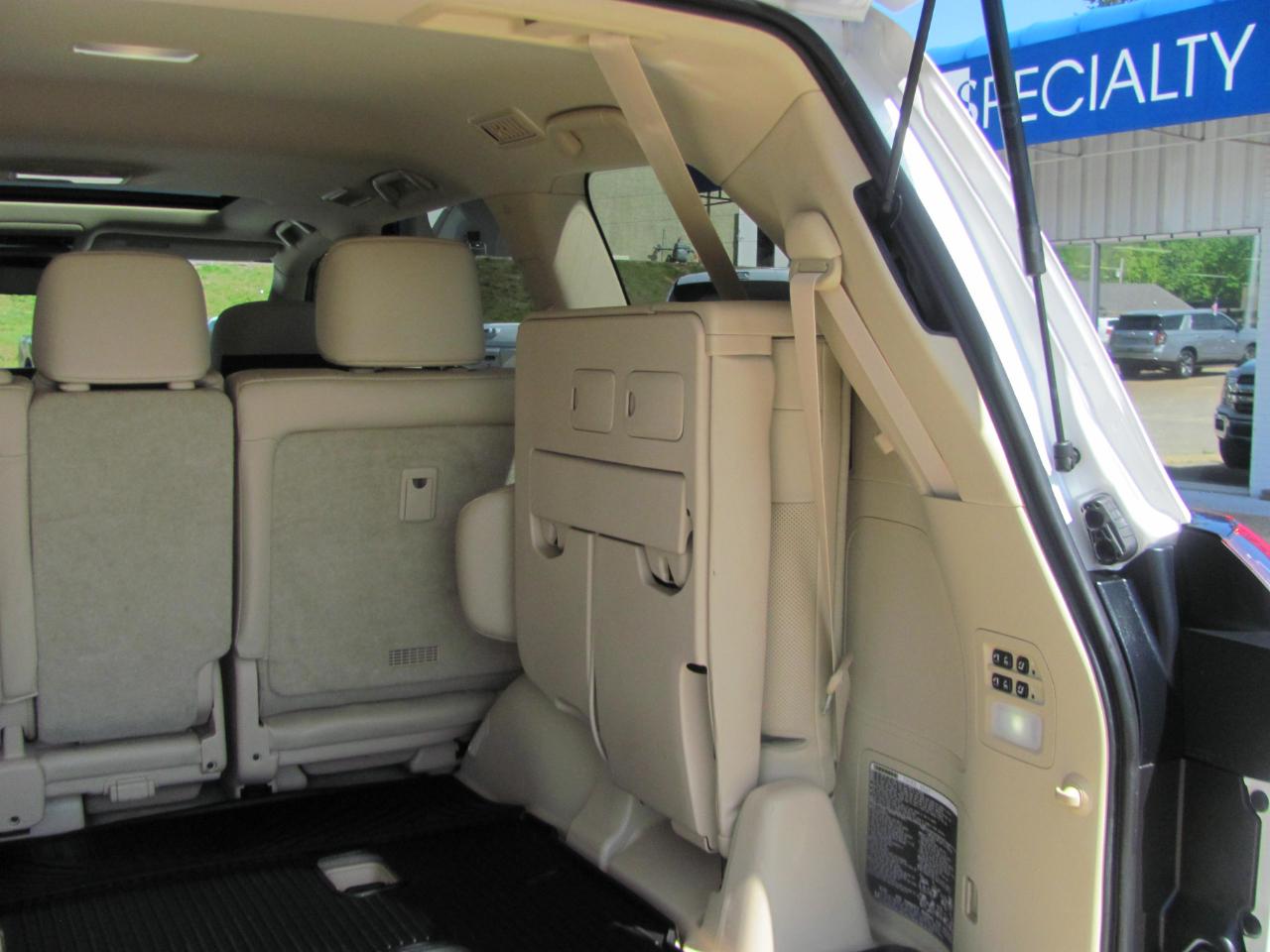 Lexus LX 570 Three-Row 2018