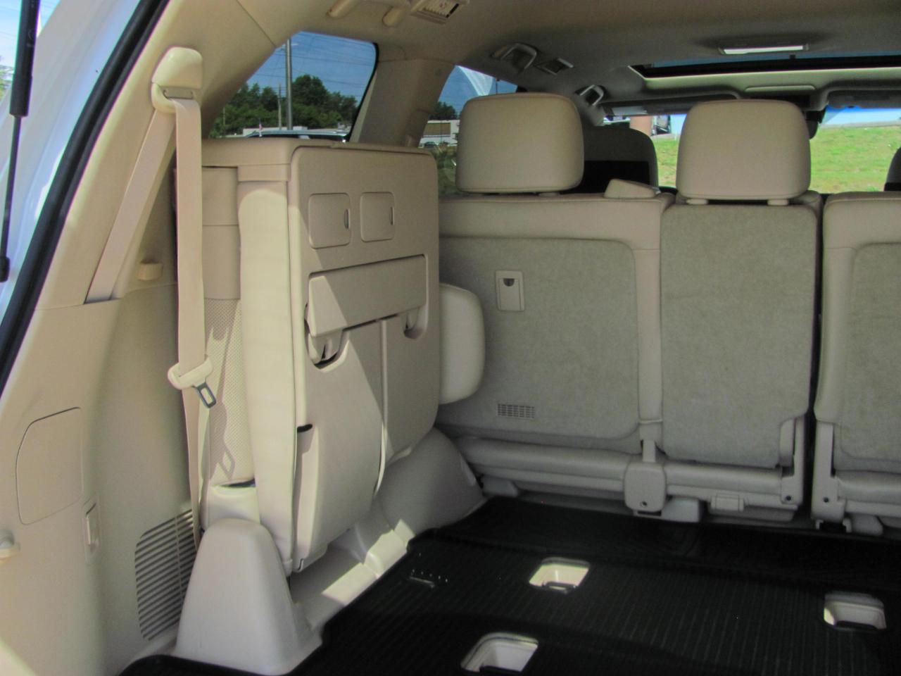 Lexus LX 570 Three-Row 2018