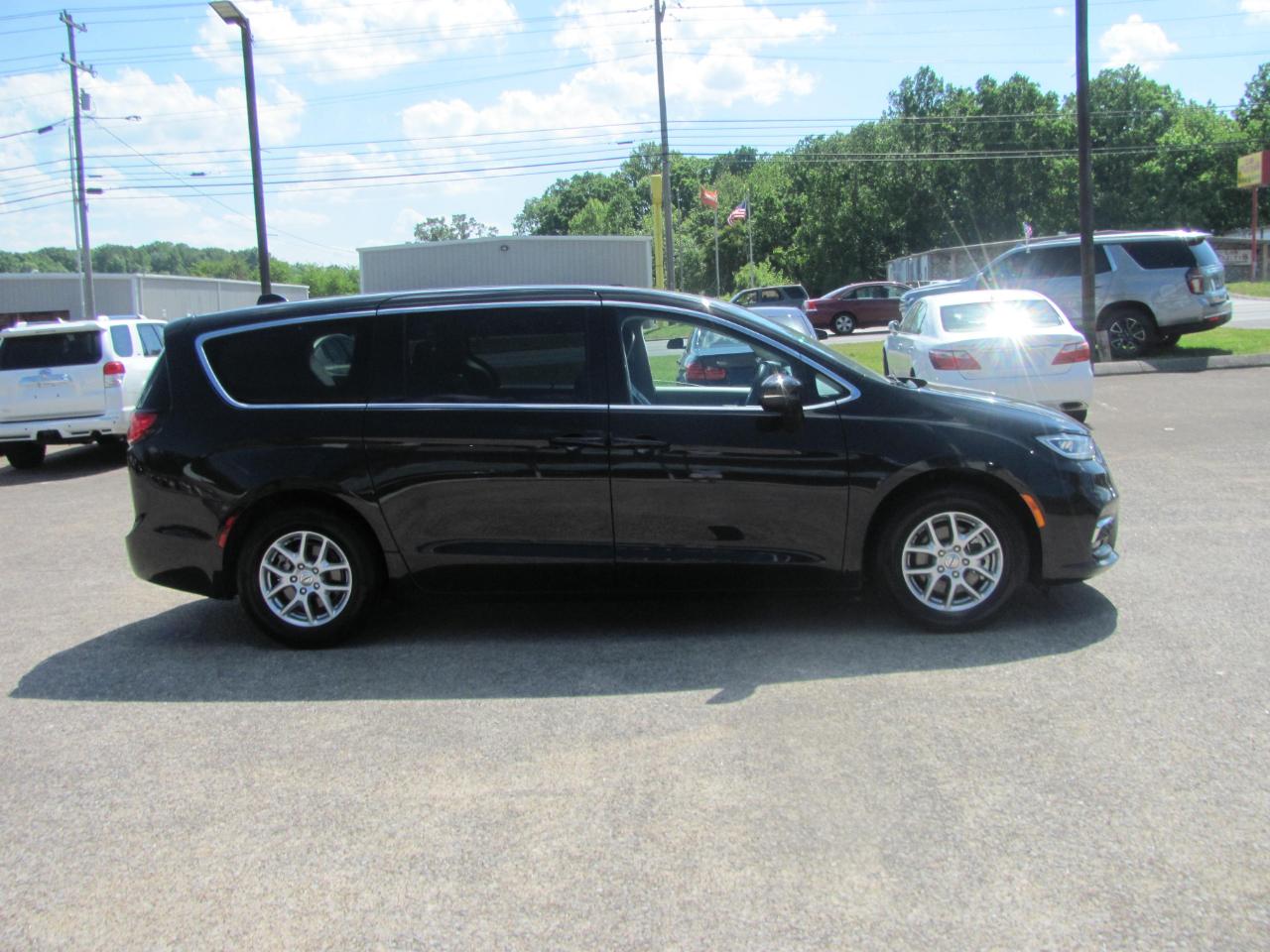 Chrysler Pacifica Touring L 2023