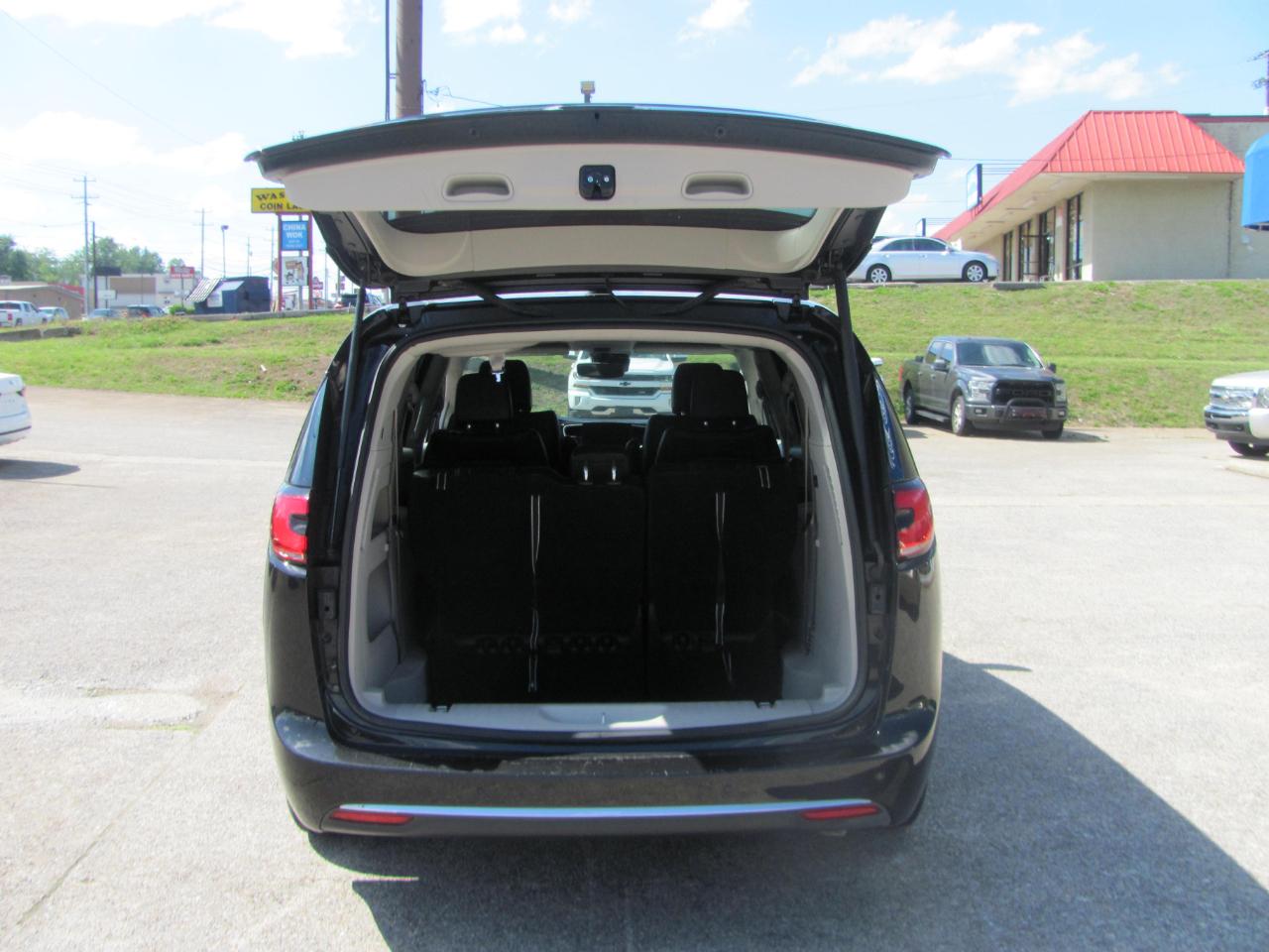Chrysler Pacifica Touring L 2023