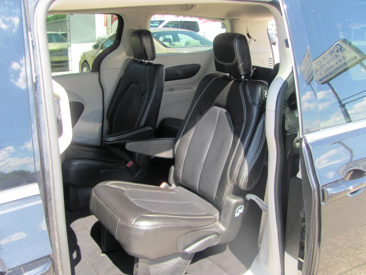 Chrysler Pacifica Touring L 2023