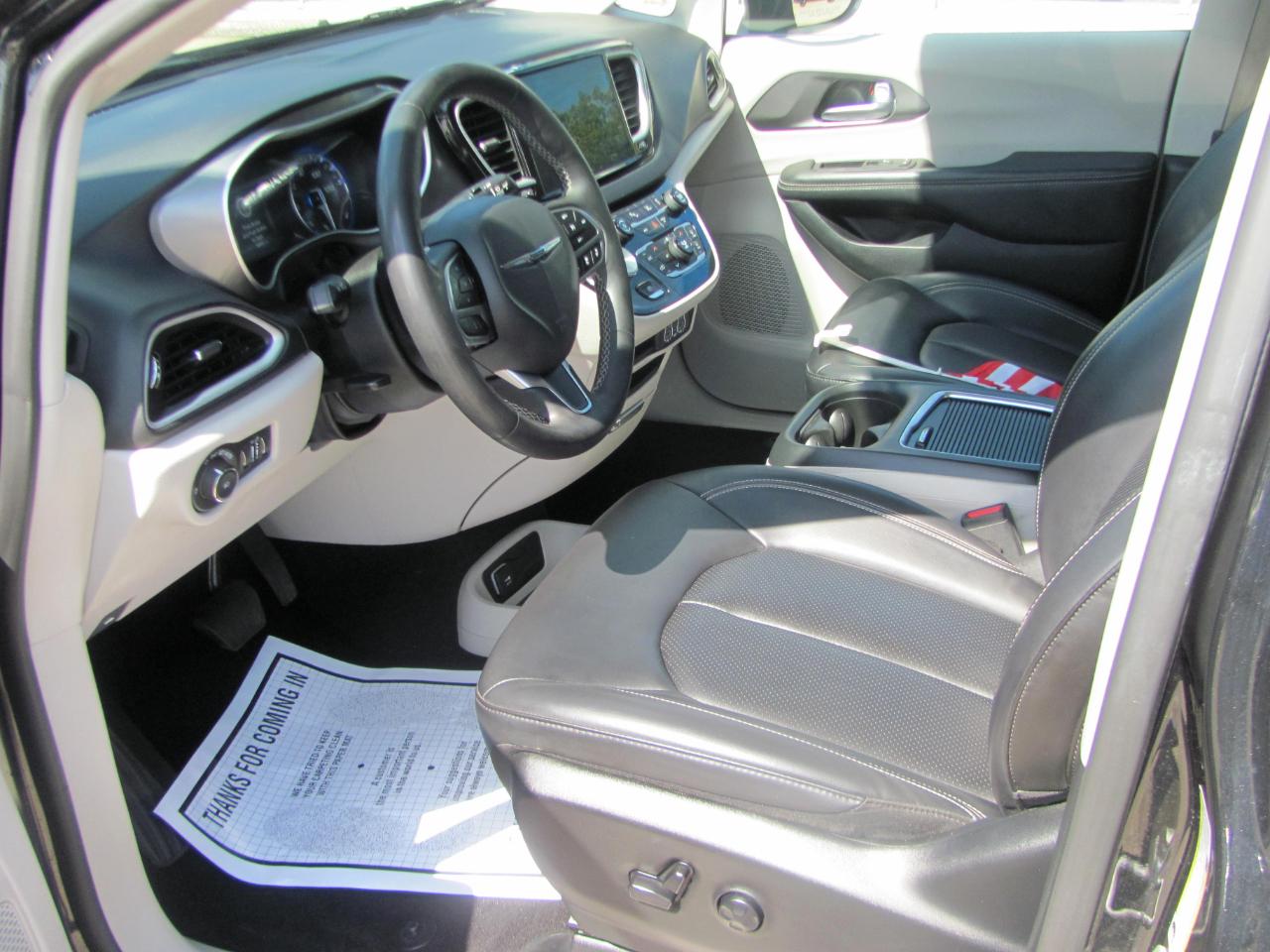 Chrysler Pacifica Touring L 2023