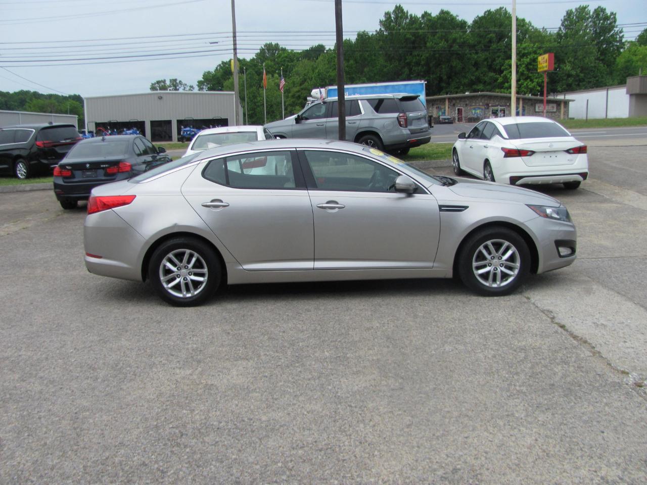 Kia Optima LX MT 2013