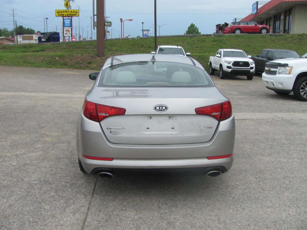 Kia Optima LX MT 2013