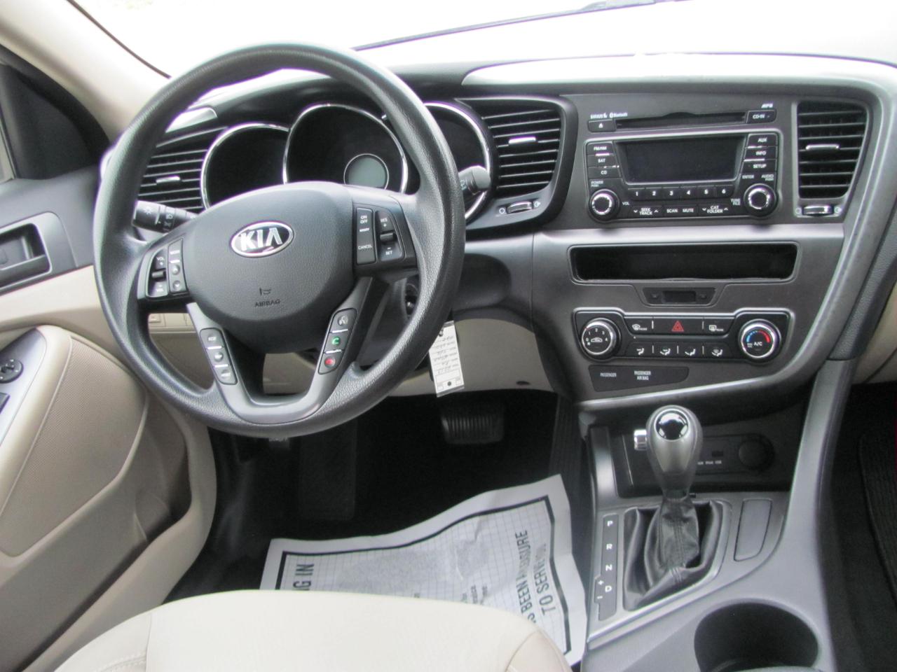 Kia Optima LX MT 2013
