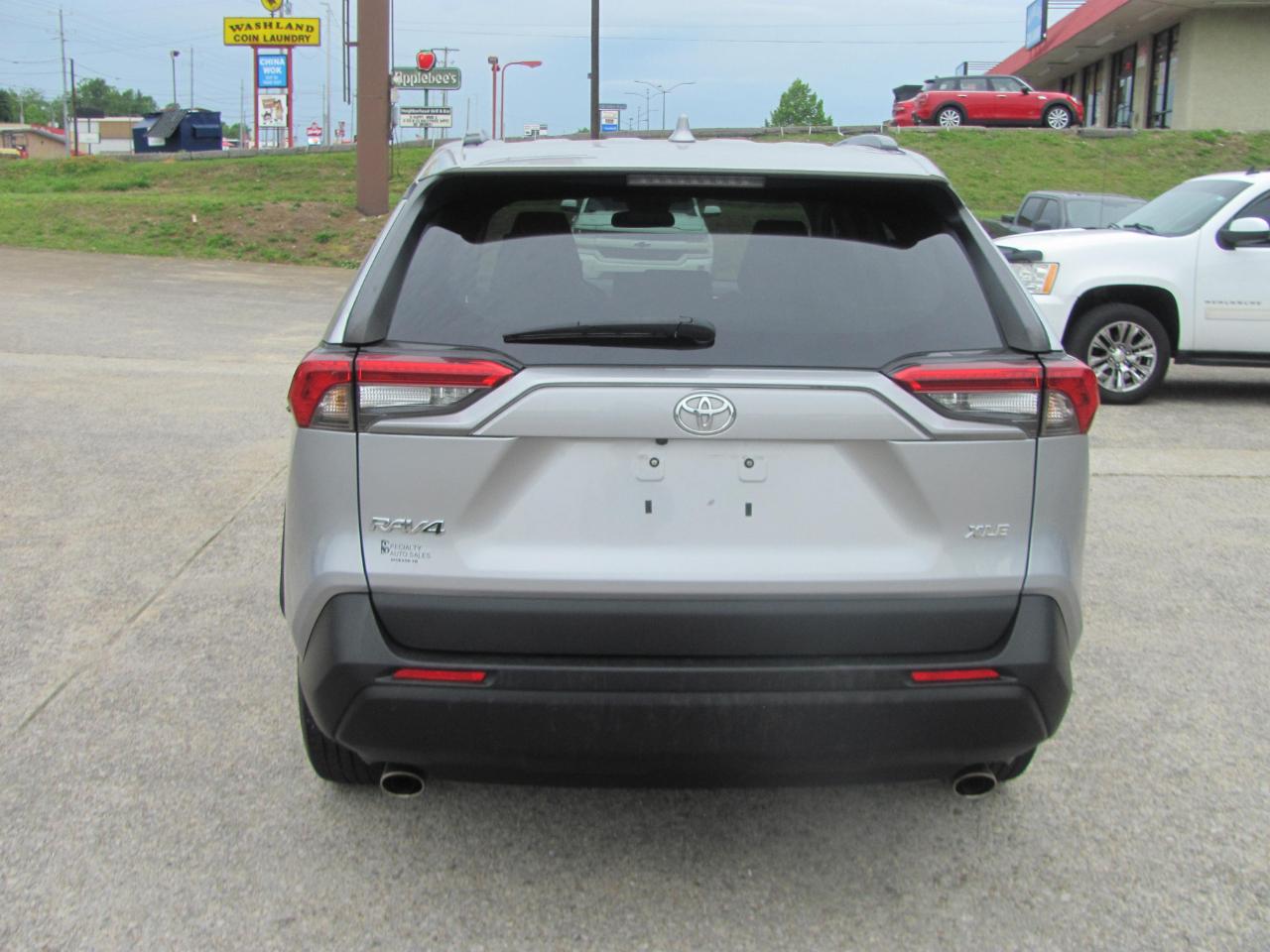 Toyota RAV4 XLE FWD 2018