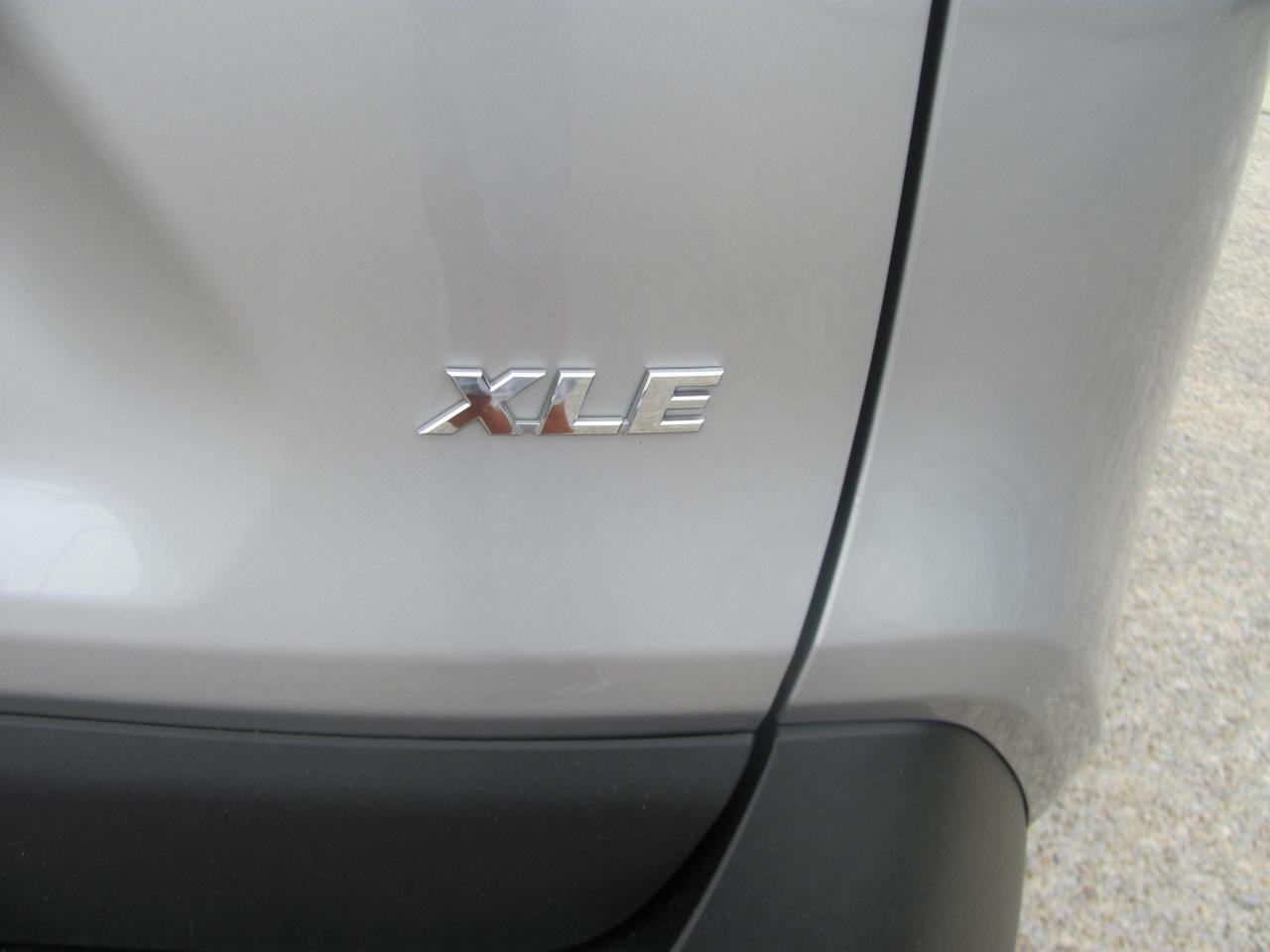 Toyota RAV4 XLE FWD 2018