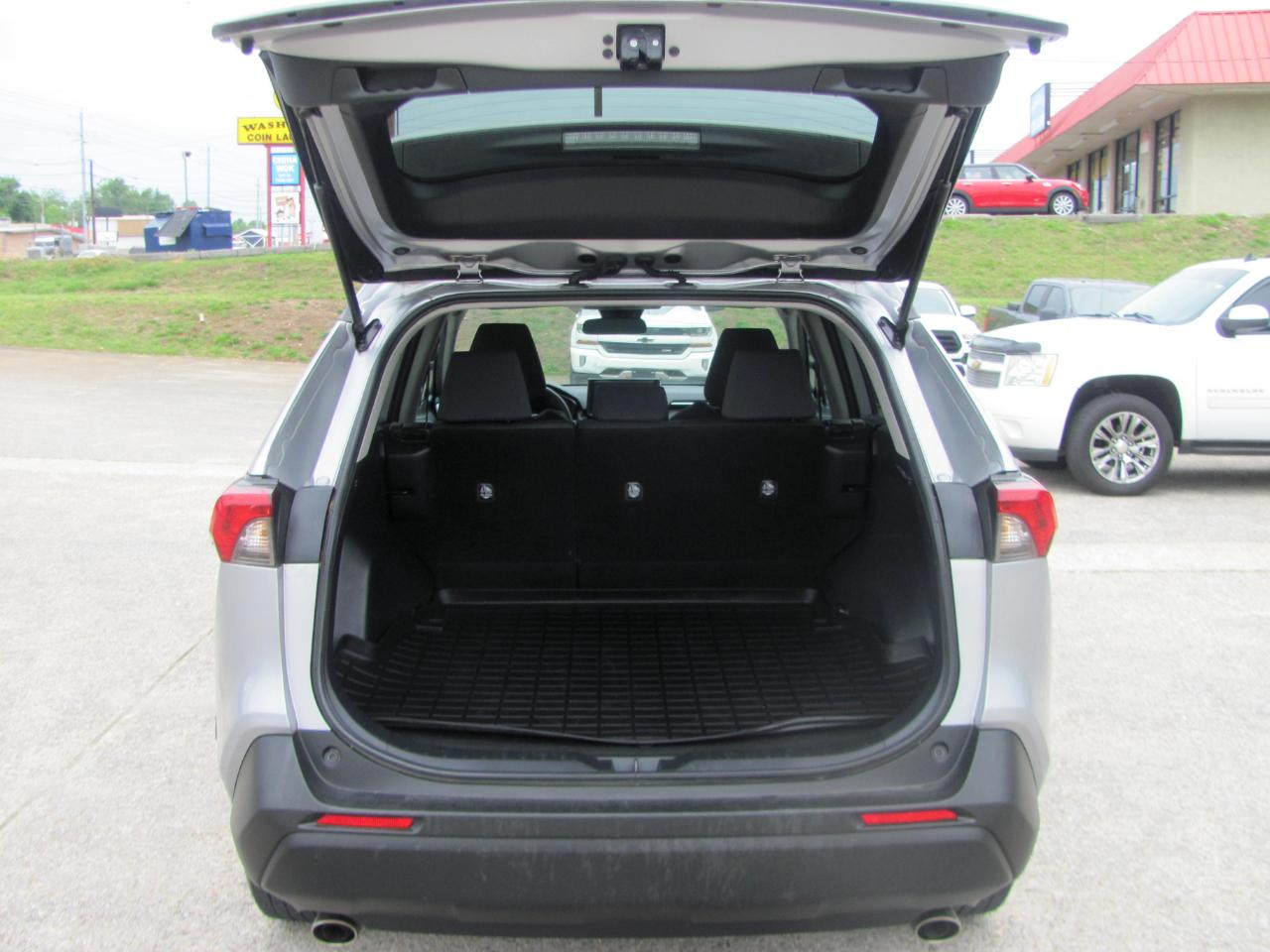 Toyota RAV4 XLE FWD 2018