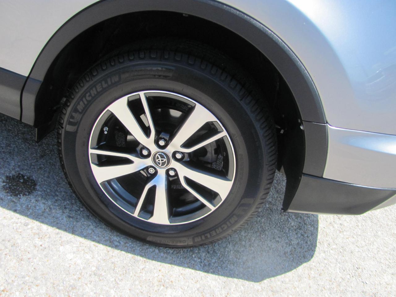 Toyota RAV4 XLE FWD 2018