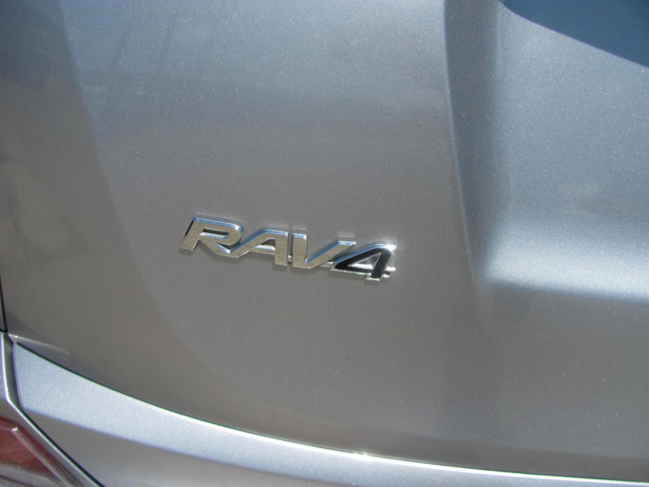 Toyota RAV4 XLE FWD 2018