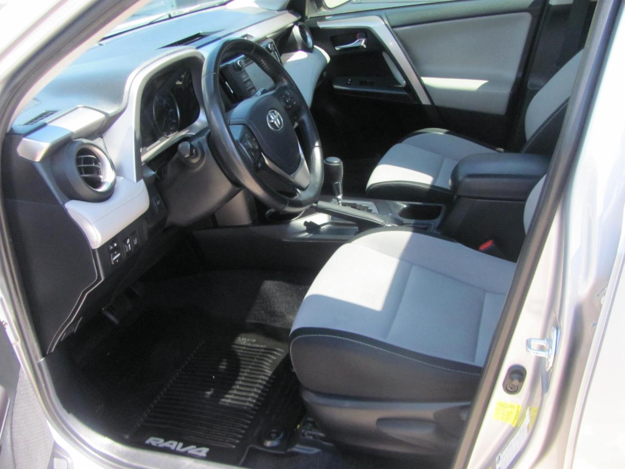 Toyota RAV4 XLE FWD 2018
