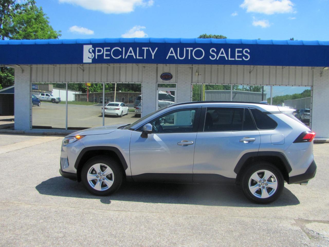Toyota RAV4 XLE 2021