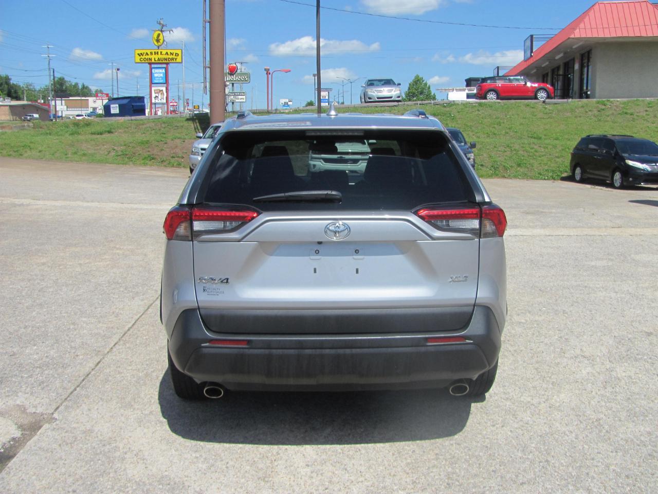 Toyota RAV4 XLE 2021