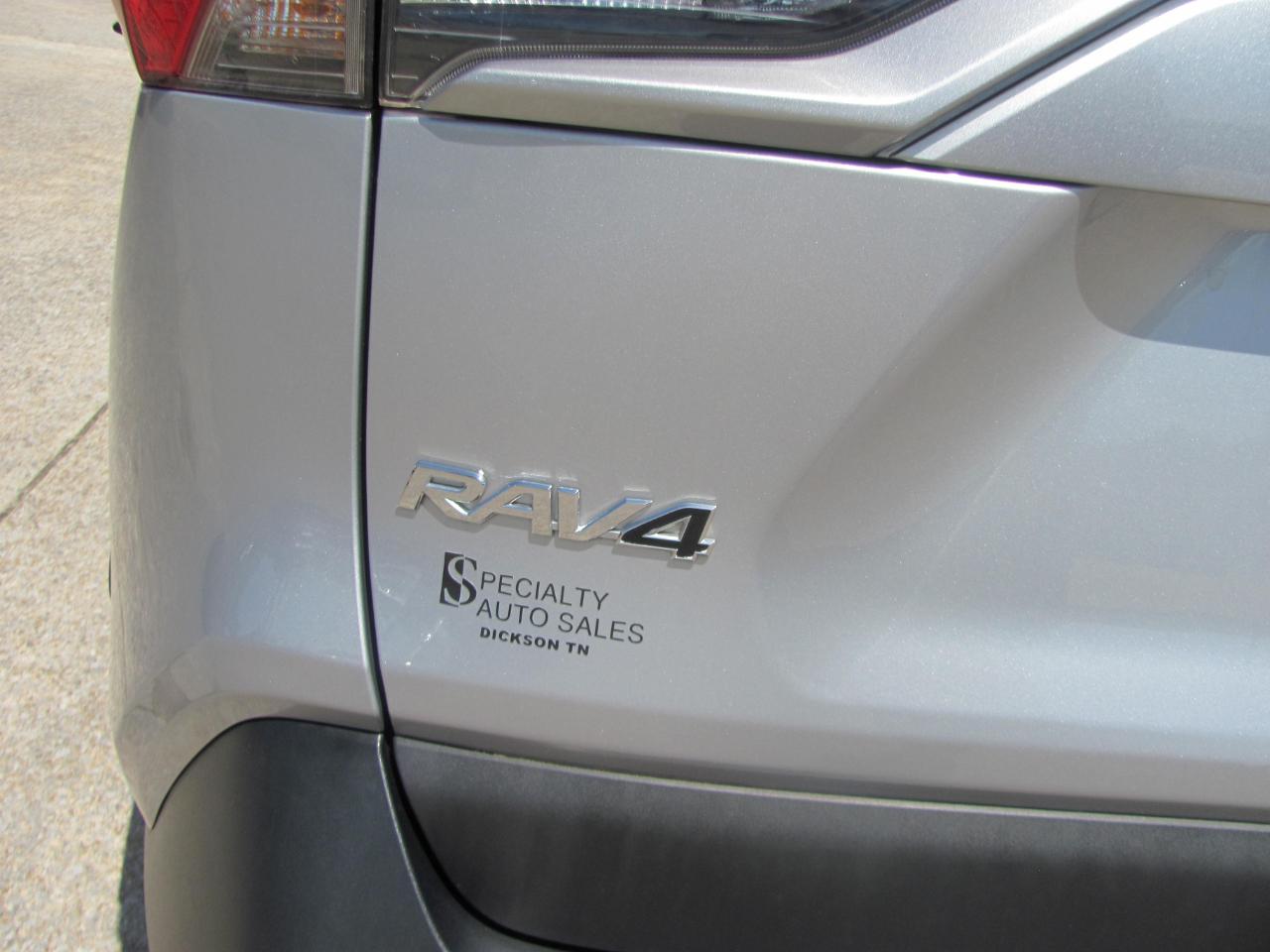 Toyota RAV4 XLE 2021