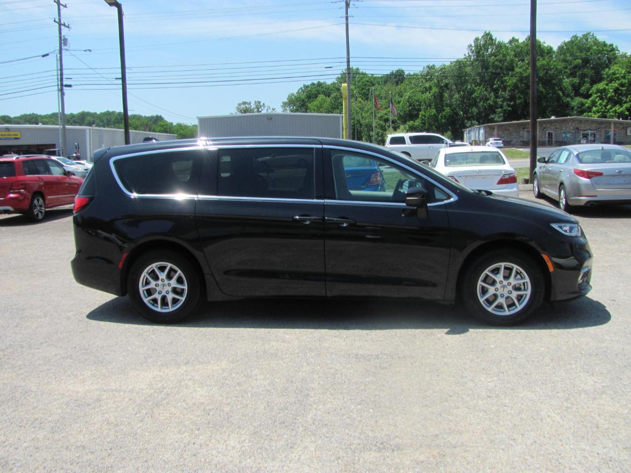 Chrysler Pacifica Touring L 2023