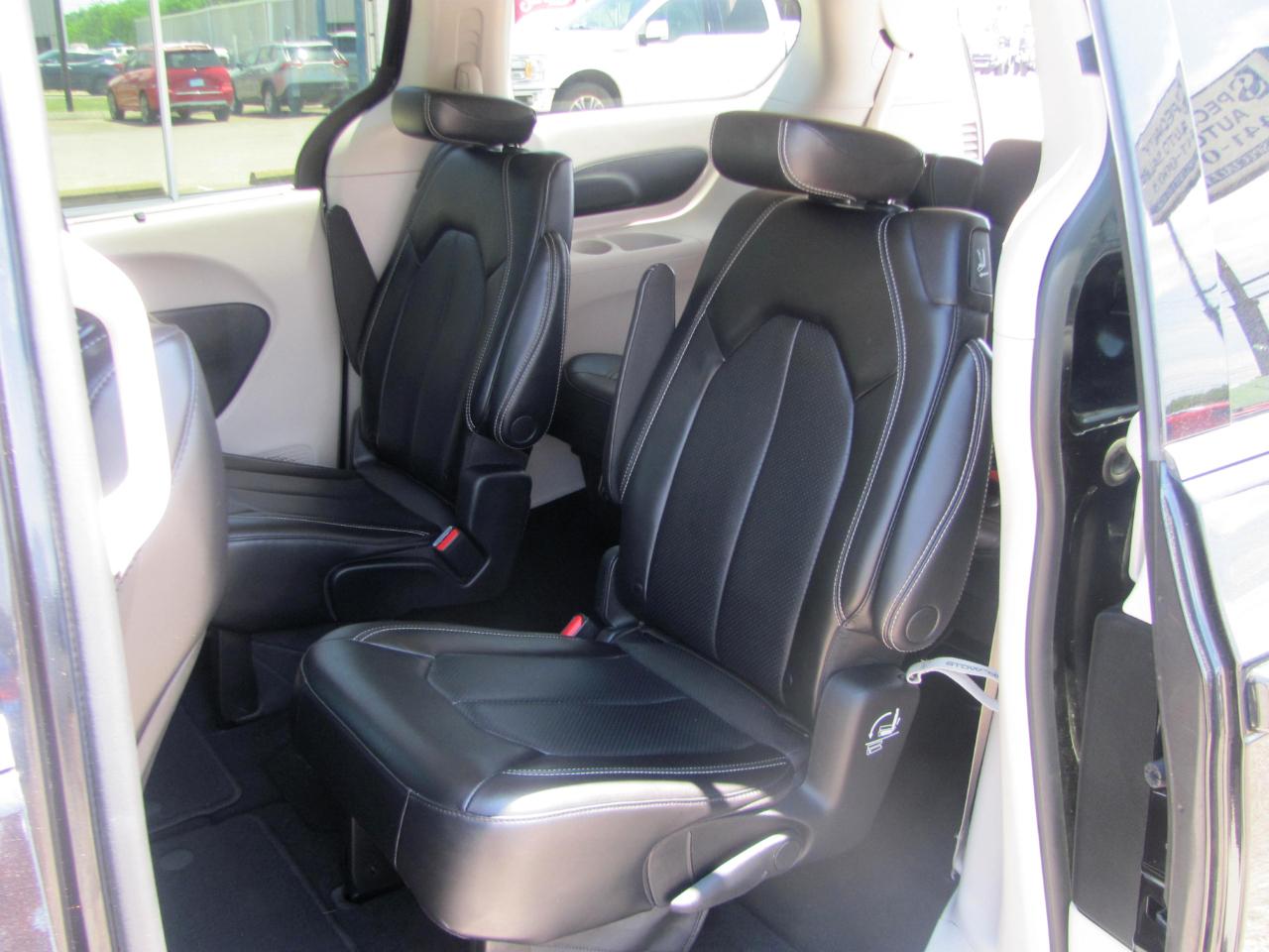 Chrysler Pacifica Touring L 2023
