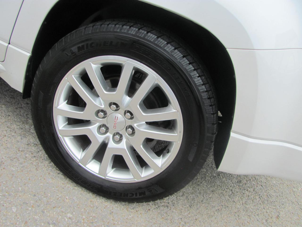 GMC Acadia Denali FWD 2016
