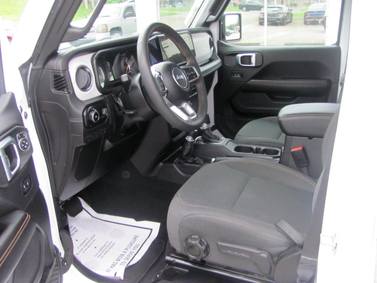 Jeep Wrangler Sahara 2025