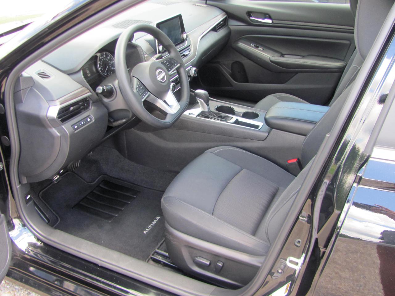 Nissan Altima 2.5 SV 2025