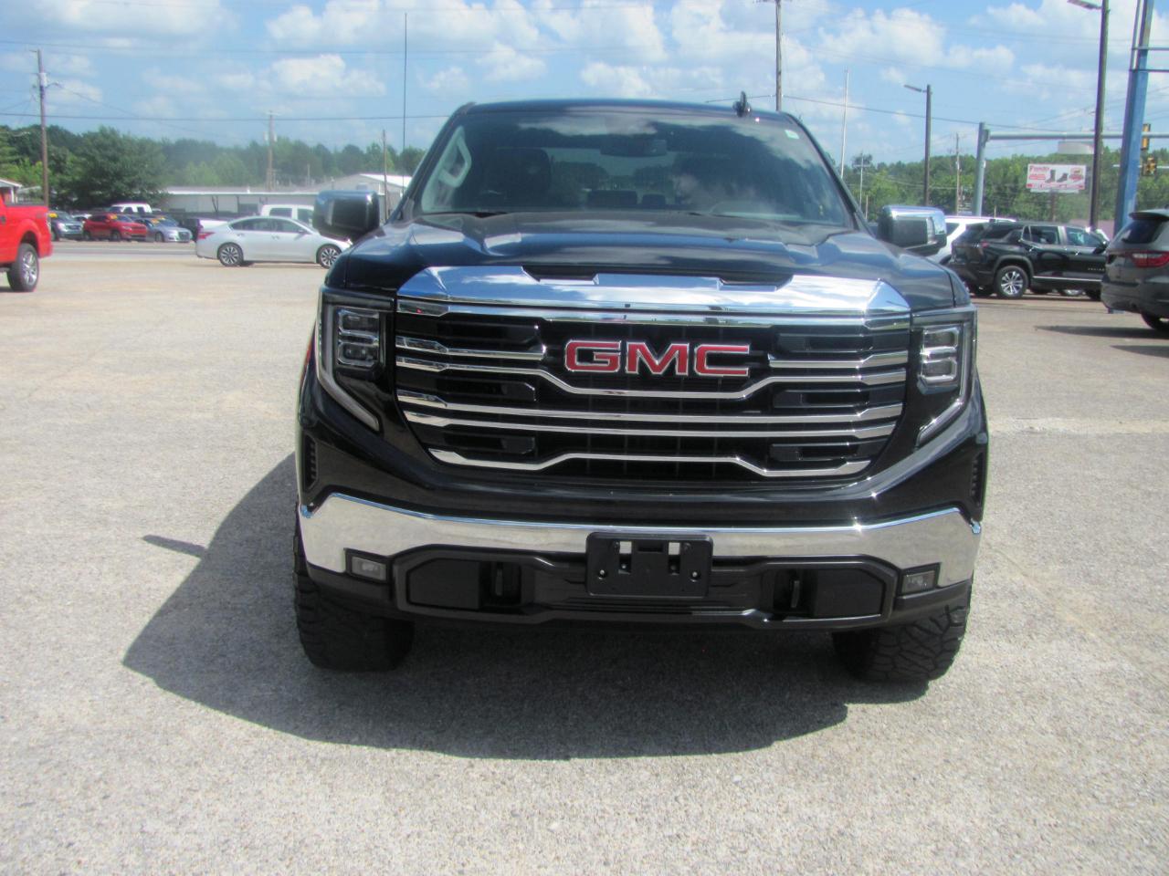 GMC Sierra 1500 SLT Crew Cab 4WD 2025