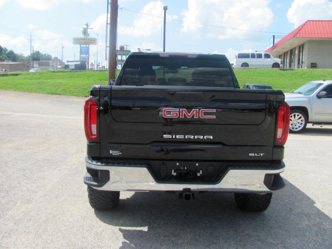 GMC Sierra 1500 SLT Crew Cab 4WD 2025