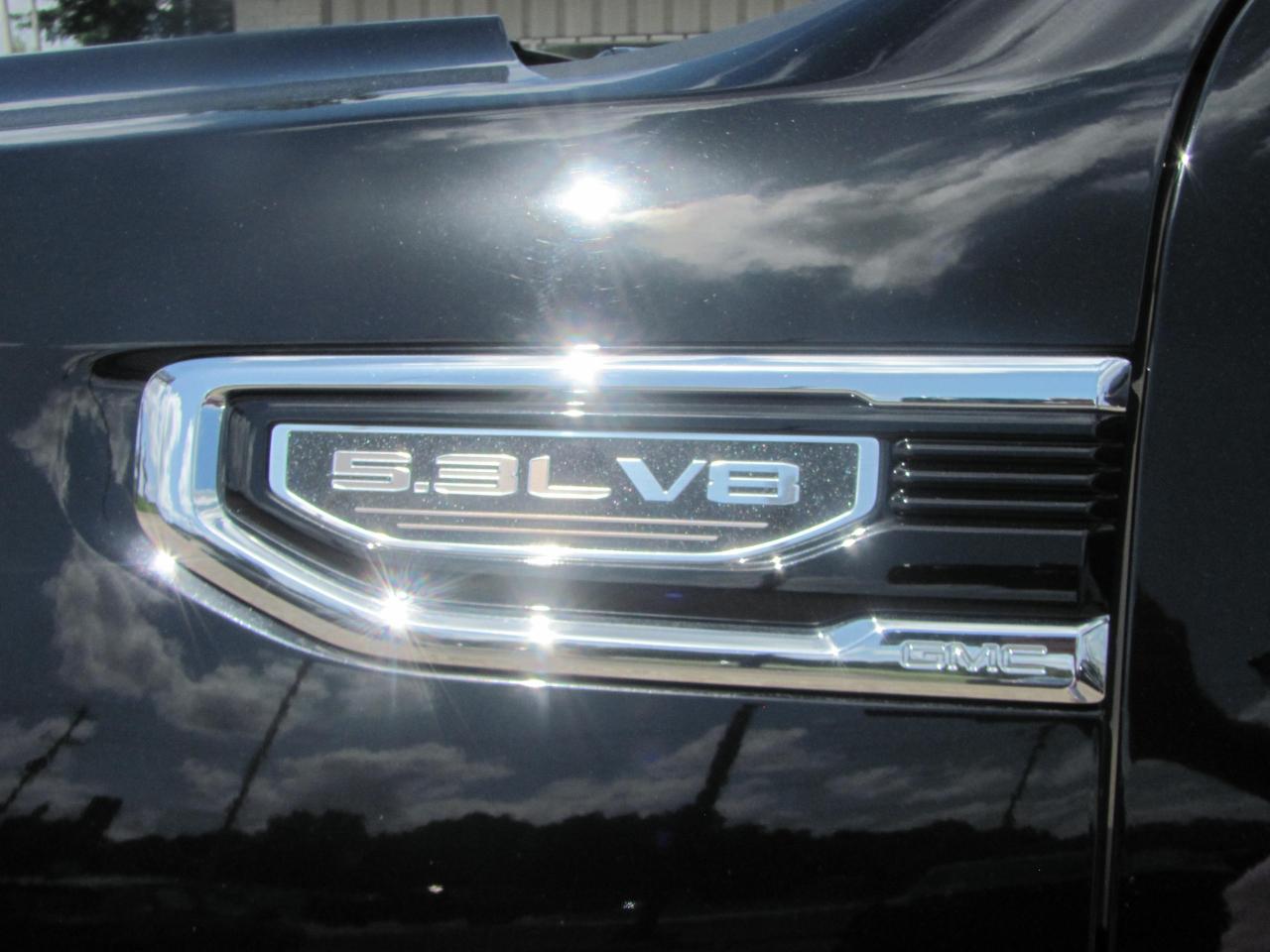GMC Sierra 1500 SLT Crew Cab 4WD 2025