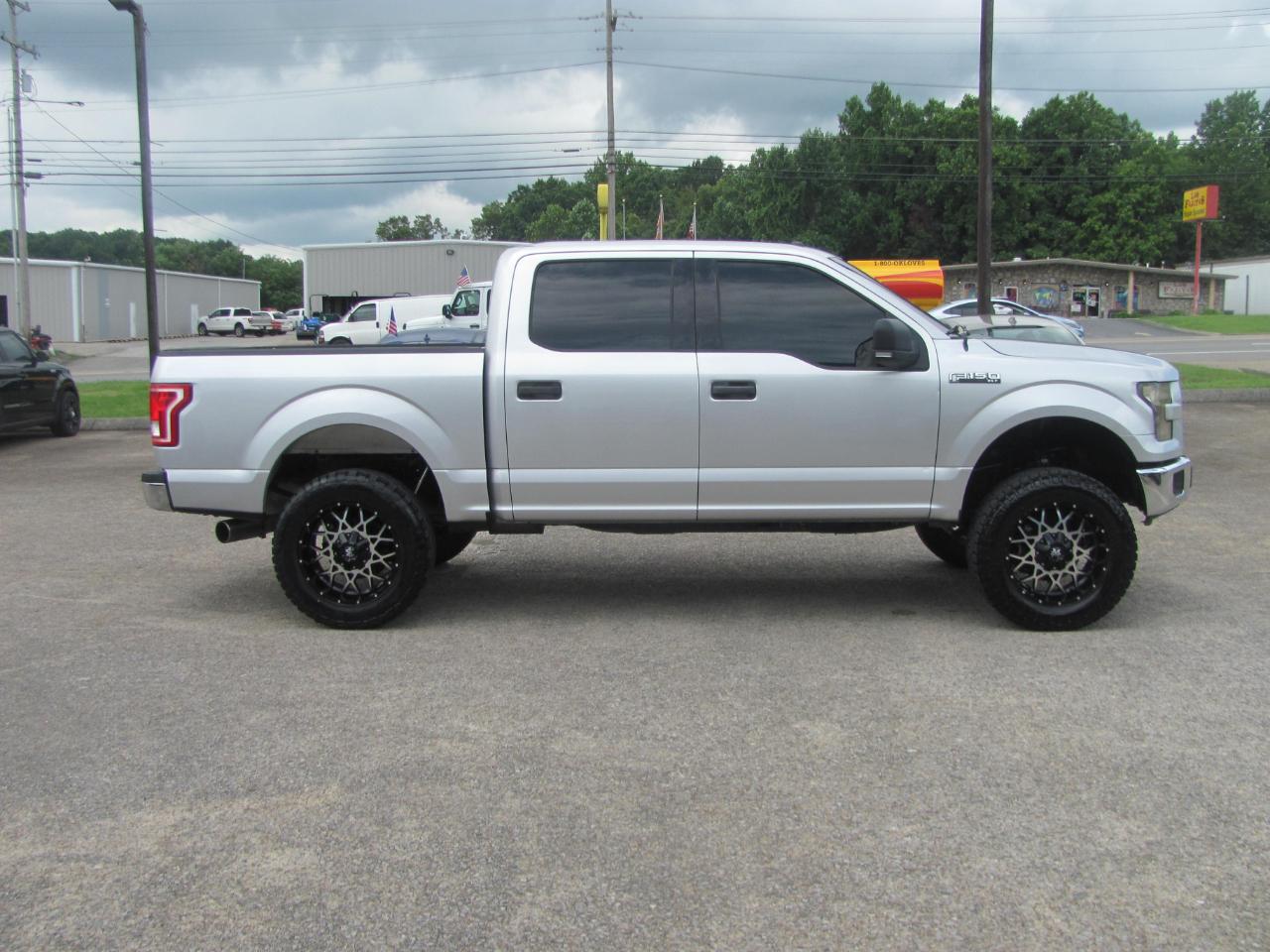 Ford F-150 XLT SuperCab Short Bed 4WD 2017