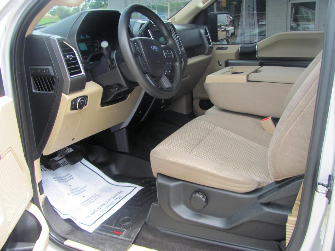 Ford F-150 XLT SuperCab Short Bed 4WD 2017