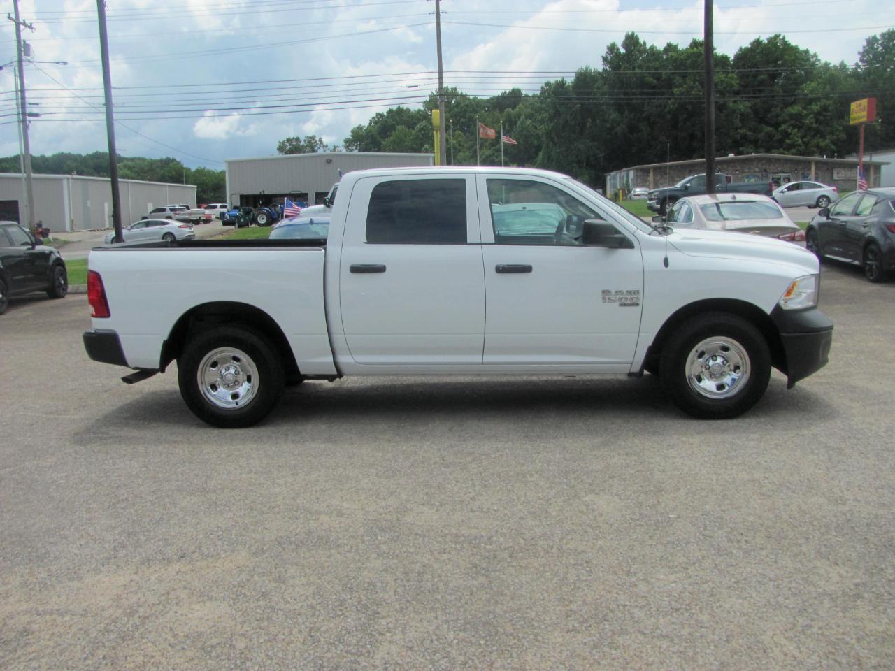 RAM 1500 Classic Tradesman Crew Cab SWB 2WD 2023