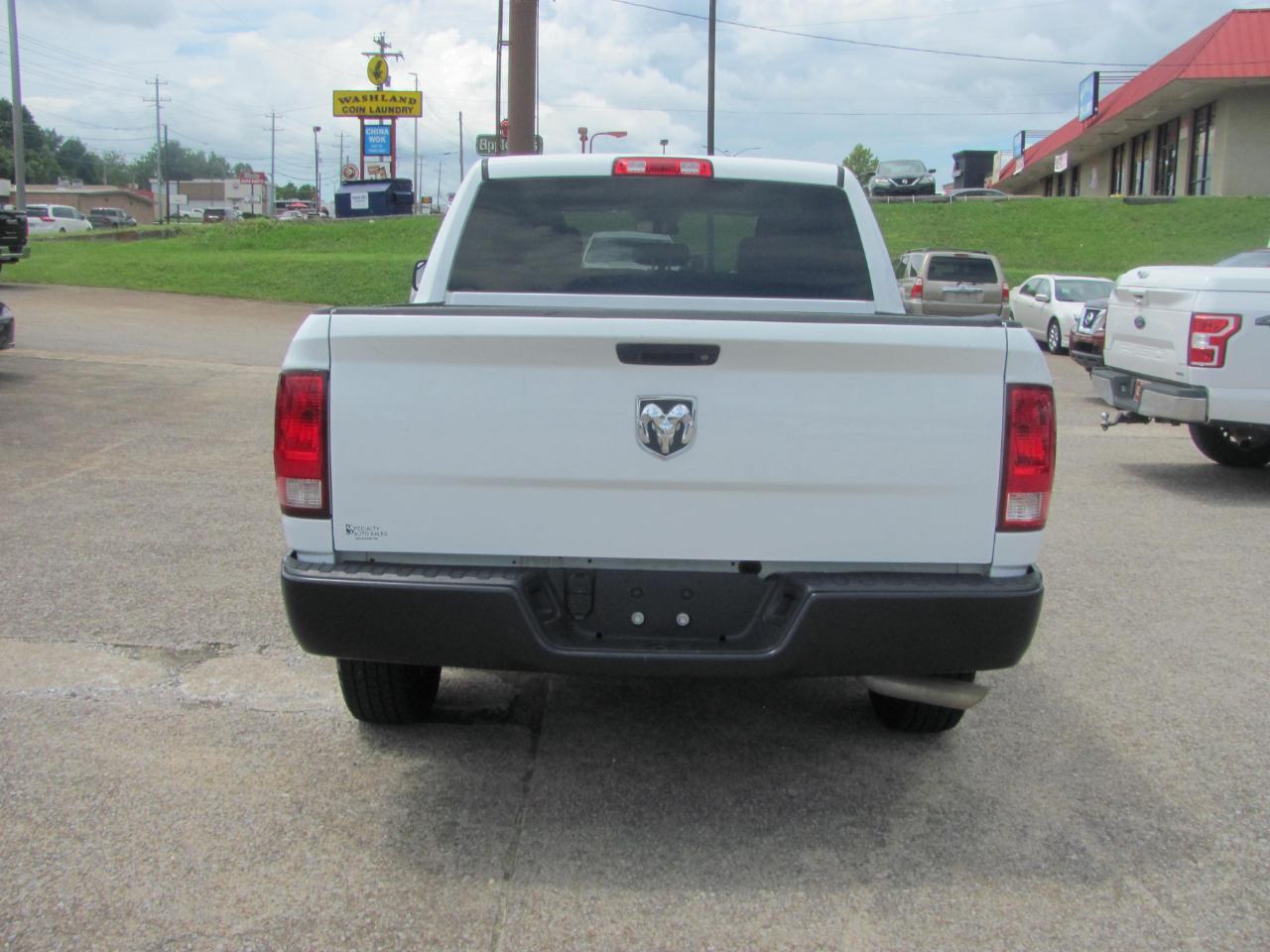 RAM 1500 Classic Tradesman Crew Cab SWB 2WD 2023
