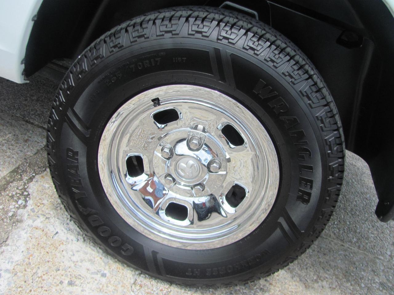 RAM 1500 Classic Tradesman Crew Cab SWB 2WD 2023