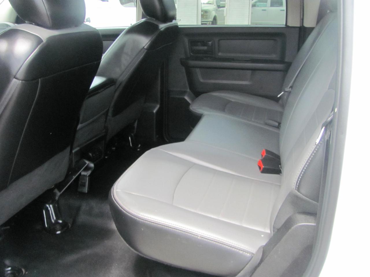 RAM 1500 Classic Tradesman Crew Cab SWB 2WD 2023