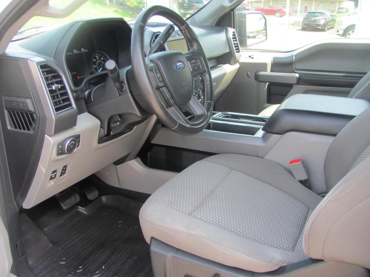 Ford F-150 XLT SuperCrew Short Bed 4WD 2019