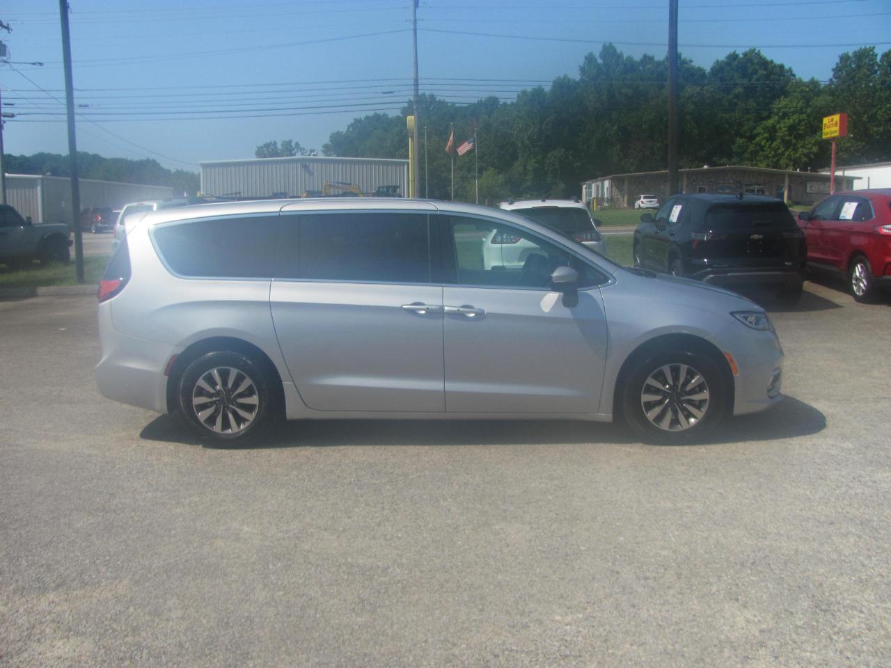 Chrysler Pacifica Hybrid Touring L 2023