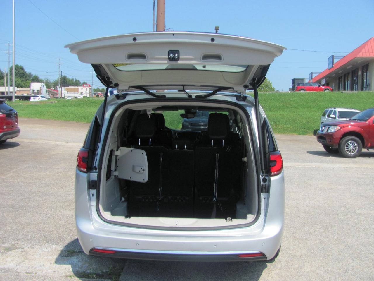Chrysler Pacifica Hybrid Touring L 2023