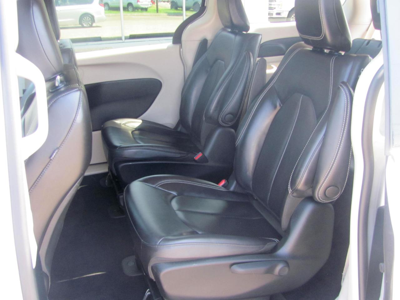 Chrysler Pacifica Hybrid Touring L 2023