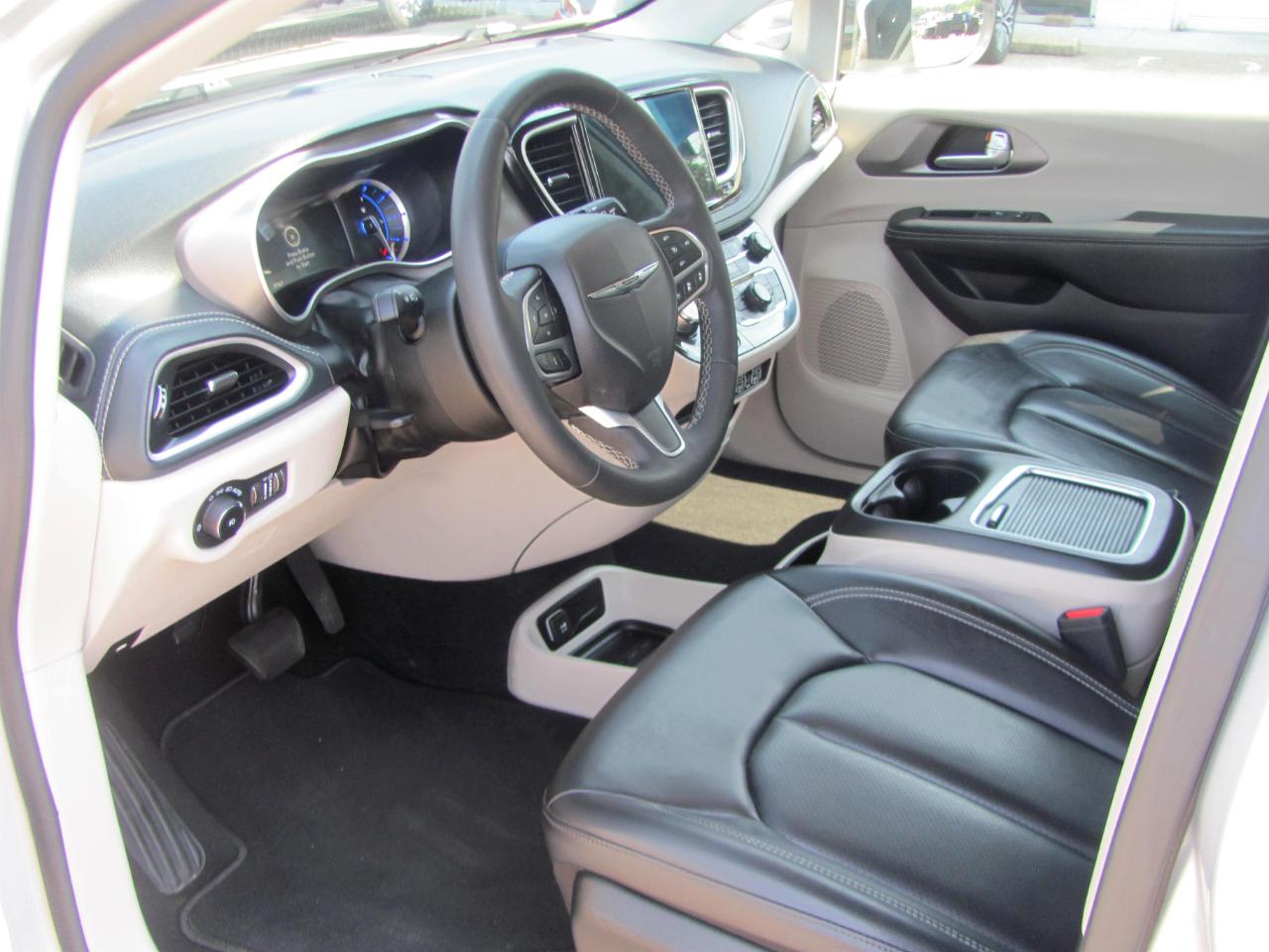 Chrysler Pacifica Hybrid Touring L 2023