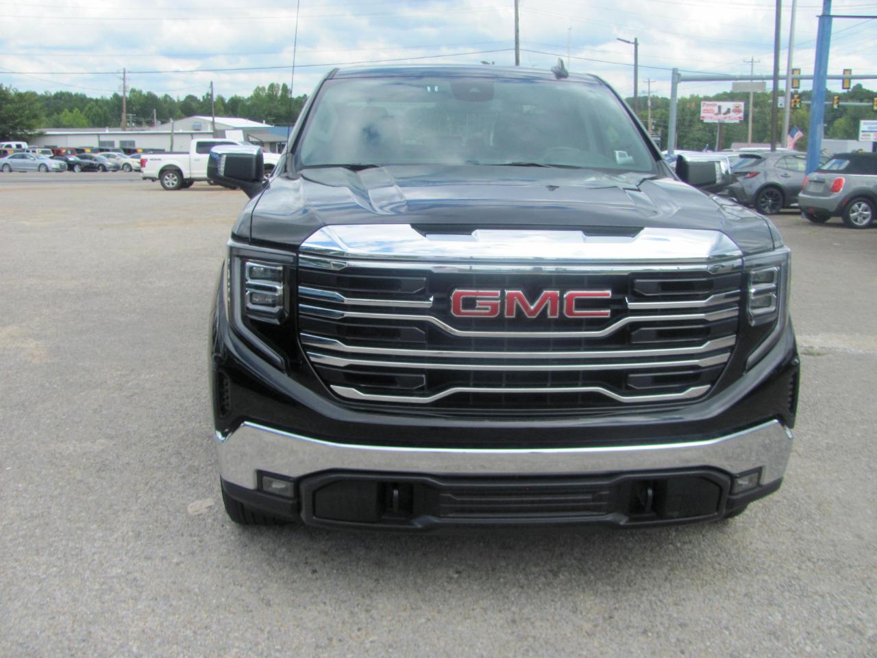 GMC Sierra 1500 SLT Crew Cab 4WD 2025