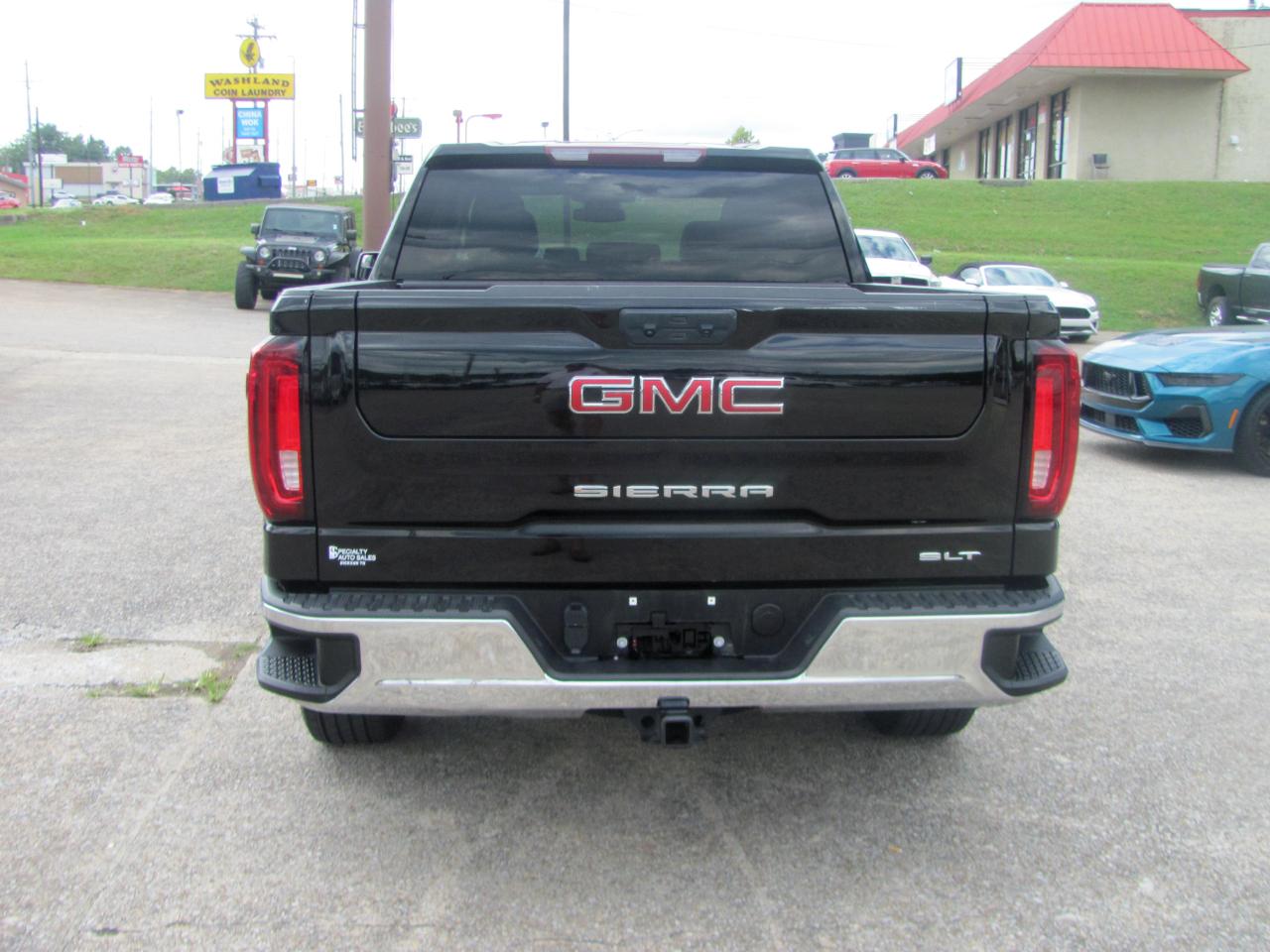 GMC Sierra 1500 SLT Crew Cab 4WD 2025