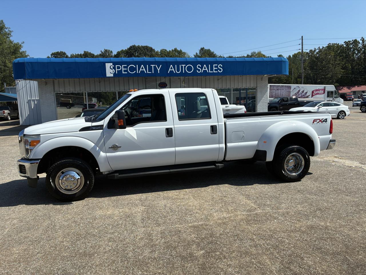 Ford F-350 SD XLT Crew Cab Long Bed DRW 4WD 2015