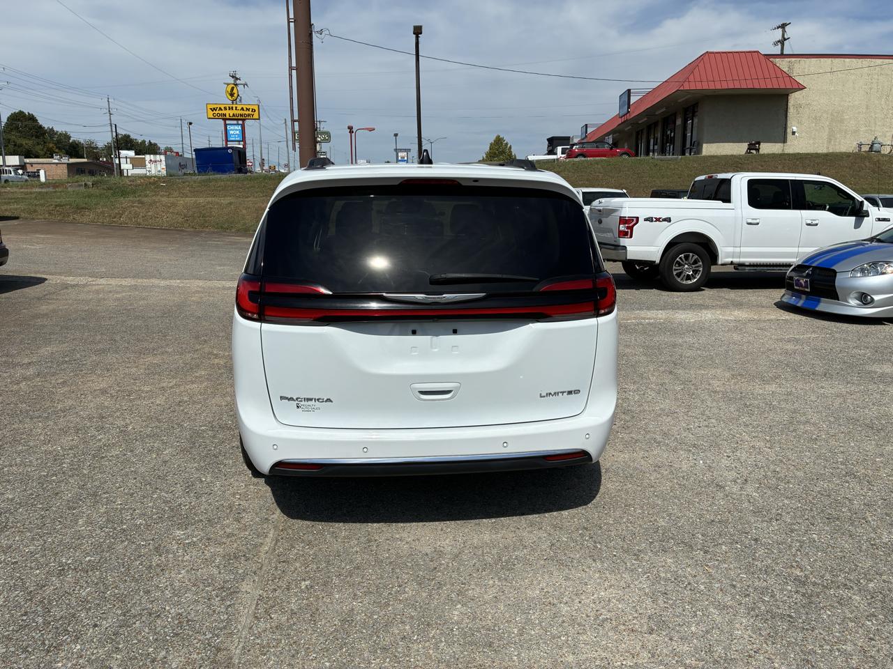 Chrysler Pacifica Limited 2023