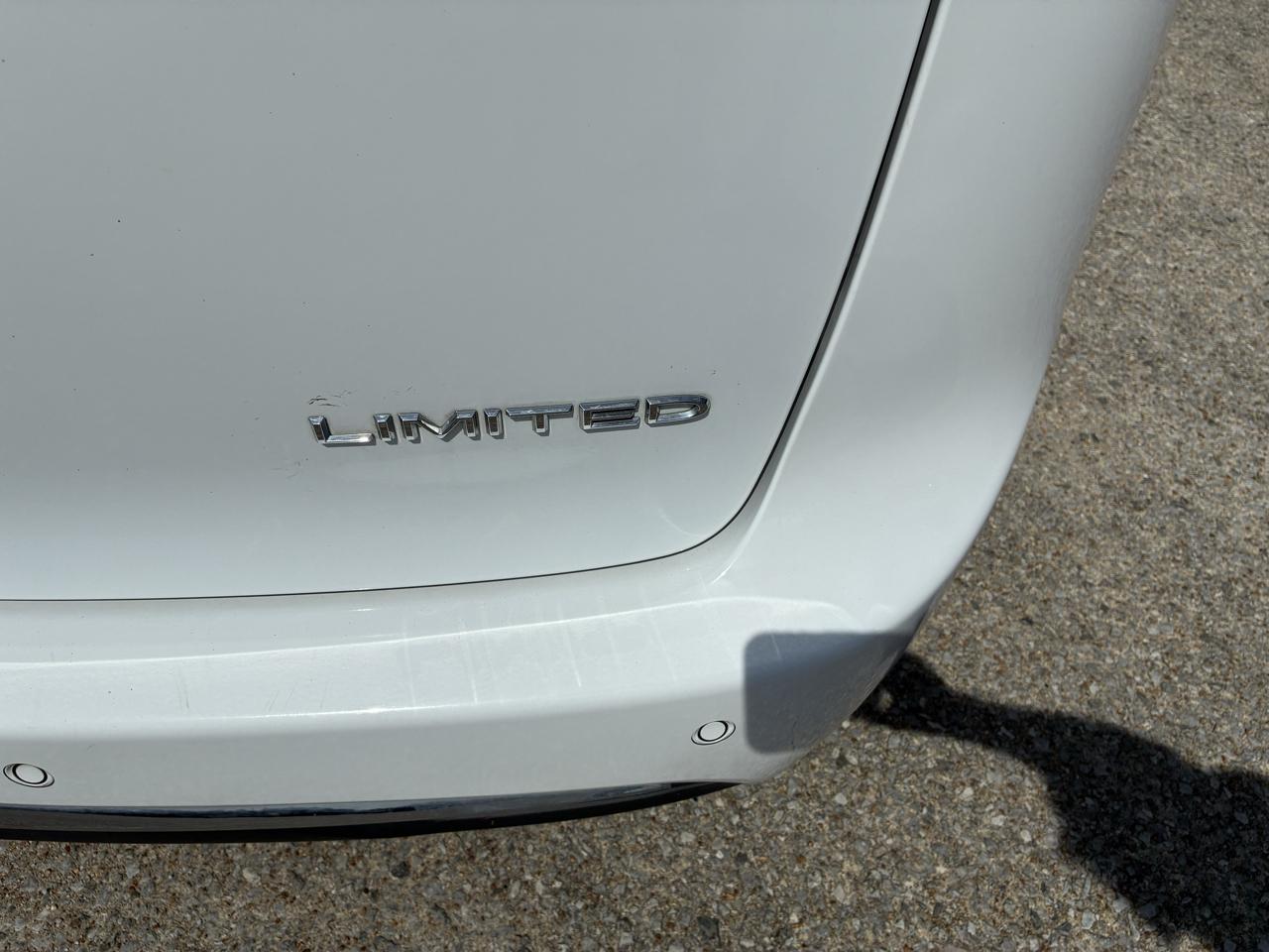 Chrysler Pacifica Limited 2023