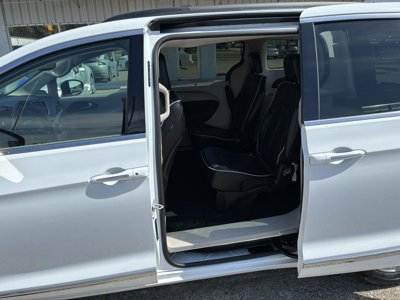 Chrysler Pacifica Limited 2023