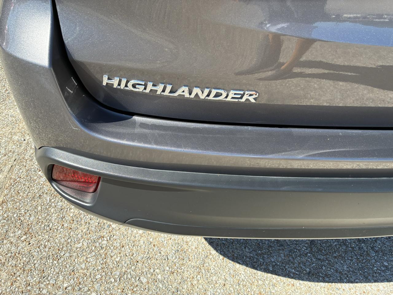 Toyota Highlander LE Plus FWD V6 2019