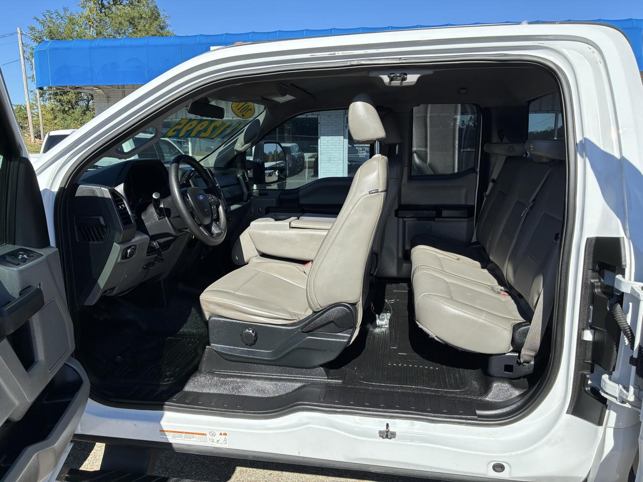 Ford F-450 SD SuperCab DRW 2WD 2017
